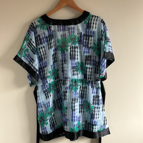 Lane Bryant chiffon multicoloured short sleeve wrap top sheer size 14/16 - Picture 7 of 7